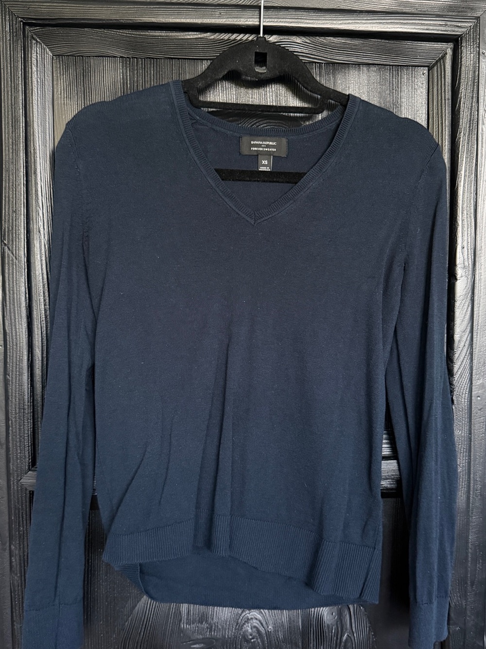 Women’s Banana Republic Navy V-Neck Forever Sweater